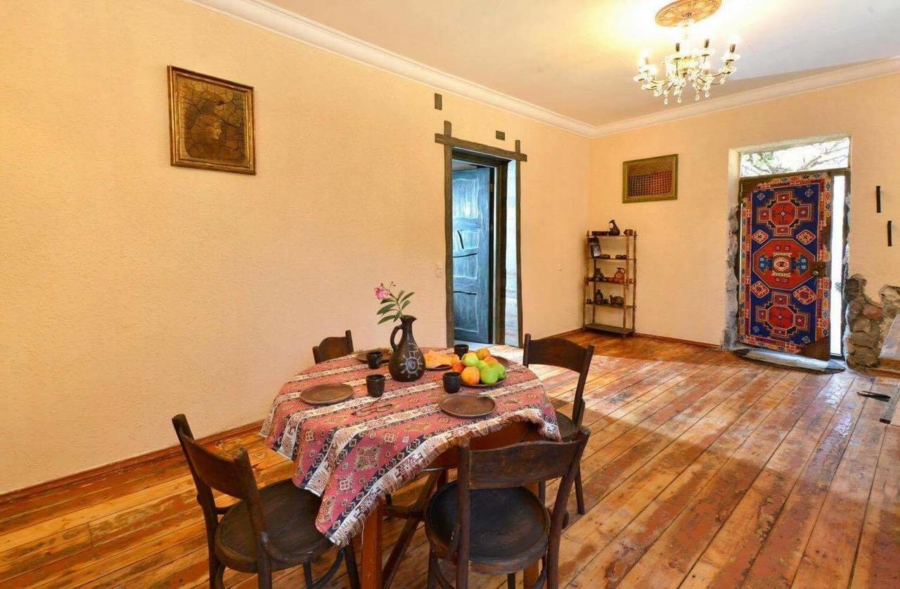 Master's House Dayan Hotel Yerevan Bagian luar foto