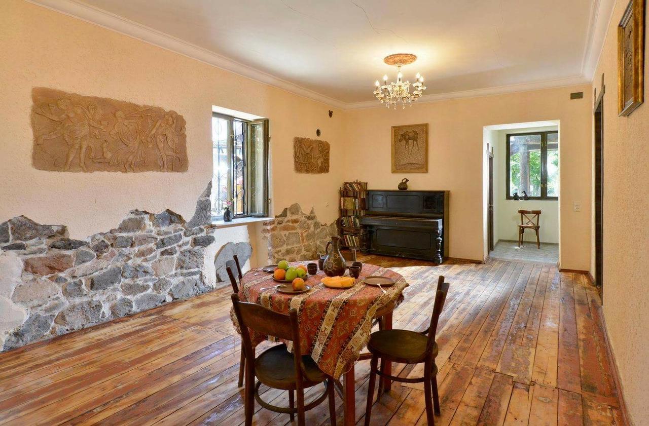 Master's House Dayan Hotel Yerevan Bagian luar foto