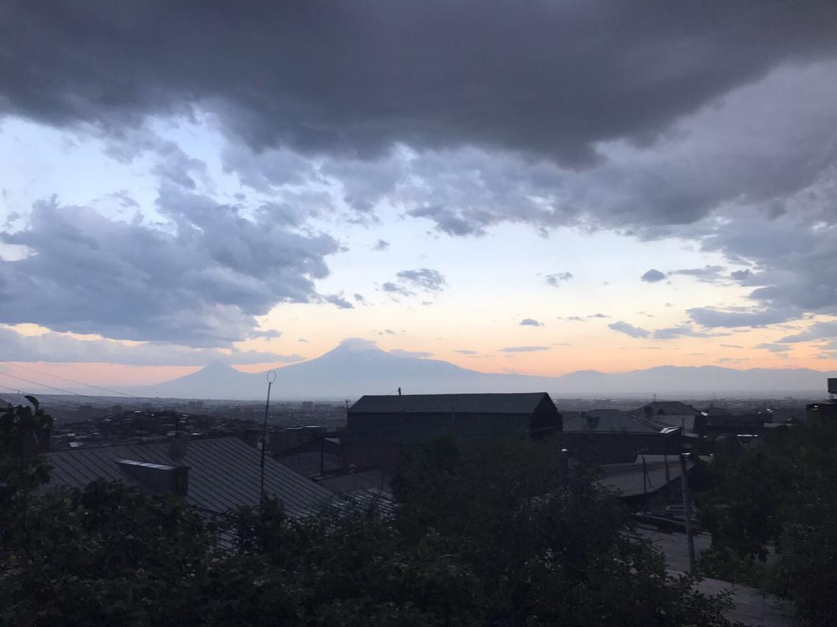 Master's House Dayan Hotel Yerevan Bagian luar foto