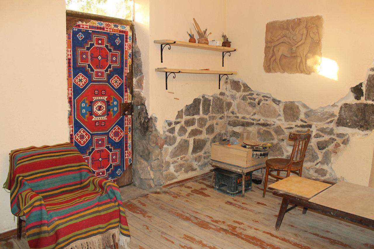 Master's House Dayan Hotel Yerevan Bagian luar foto