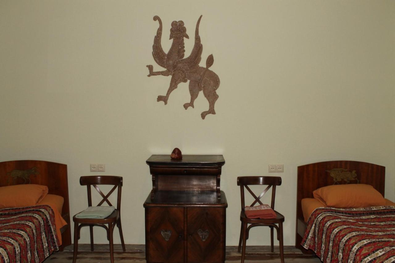 Master's House Dayan Hotel Yerevan Bagian luar foto