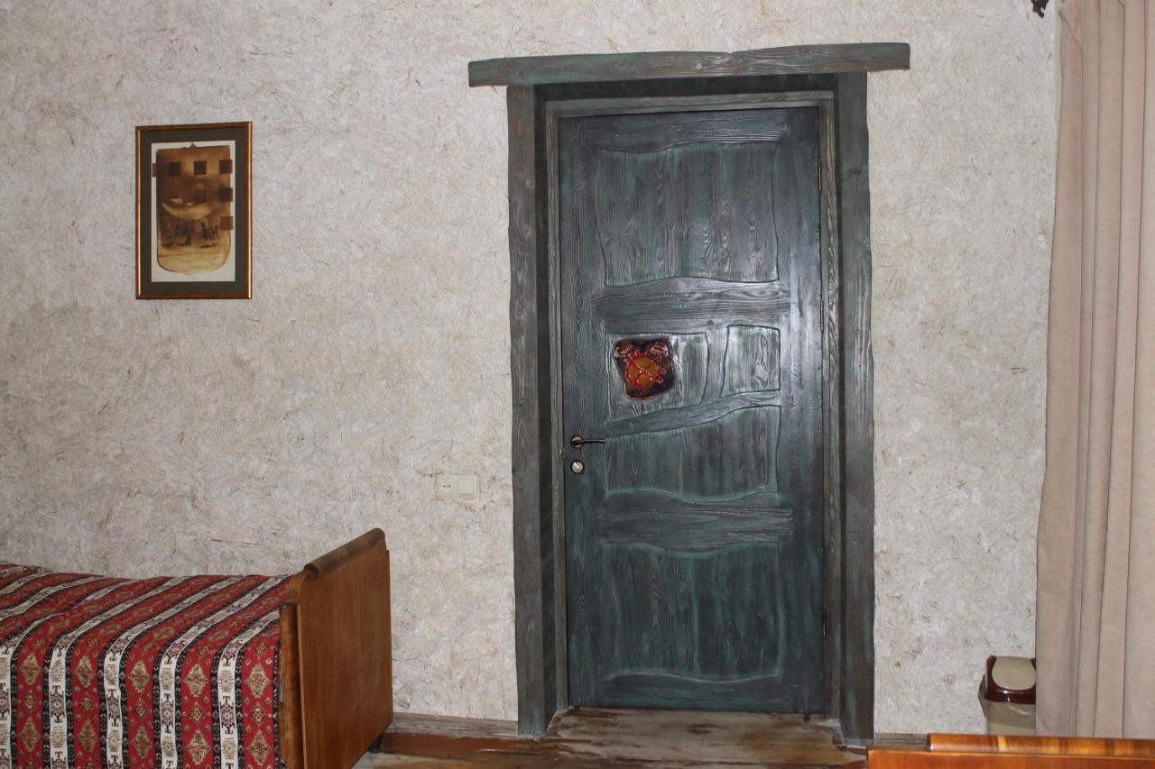 Master's House Dayan Hotel Yerevan Bagian luar foto